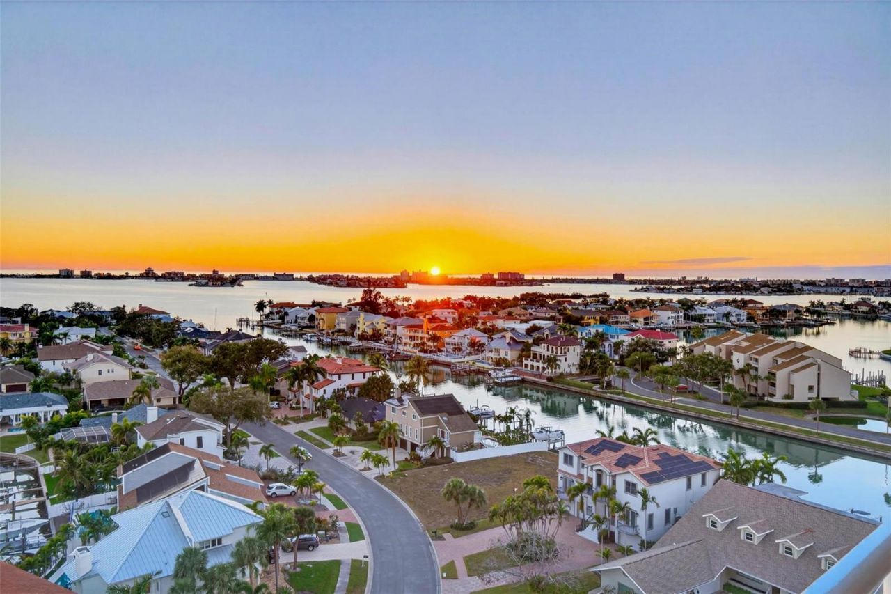 5950 Pelican Bay Plaza S, Unit 2A, Saint Petersburg, FL 33707 Photo
