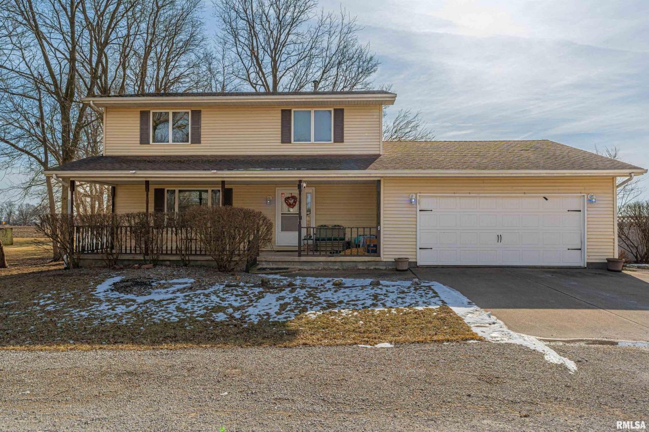 511 W Carlisle Street, Mclean, IL 61754 Main Photo