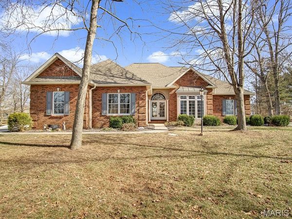 4220 Knab Road, Smithton, IL 62285