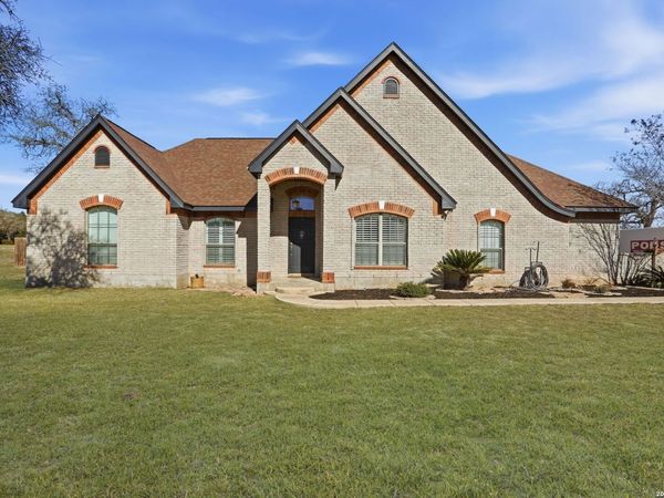 108 Abrego Ridge, Floresville, TX 78114