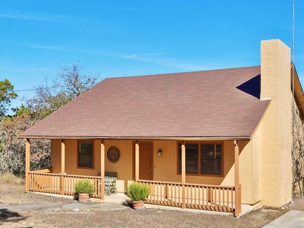 115 Codrington, Kerrville, TX 78028