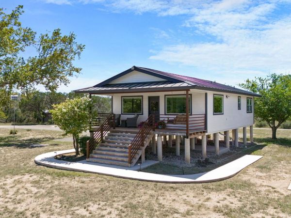 58 Weston Road, Leakey, TX 78873