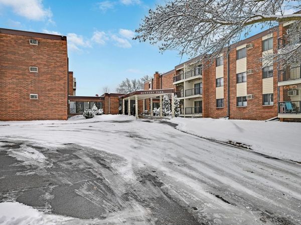 4 Pine Tree Drive, Unit 110, Arden Hills, MN 55112