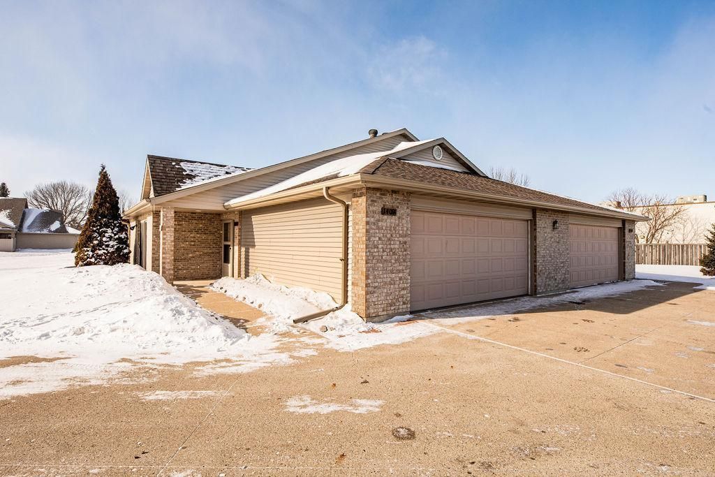 1409 Heatherwood Court, West Fargo, ND 58078 Main Photo