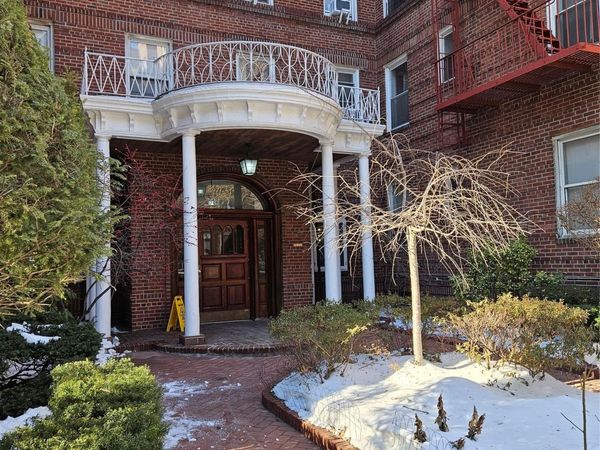 111-39 76th Road, Unit E4, Forest Hills, NY 11375