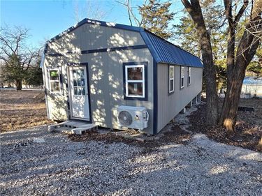 385 E Sugar Lake Drive, Mound City, KS 66056