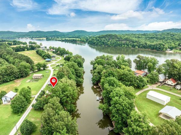 91 Creekside View Ln , Decaturville, TN 38329