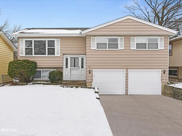 1216 E Elm Street, Wheaton, IL 60189