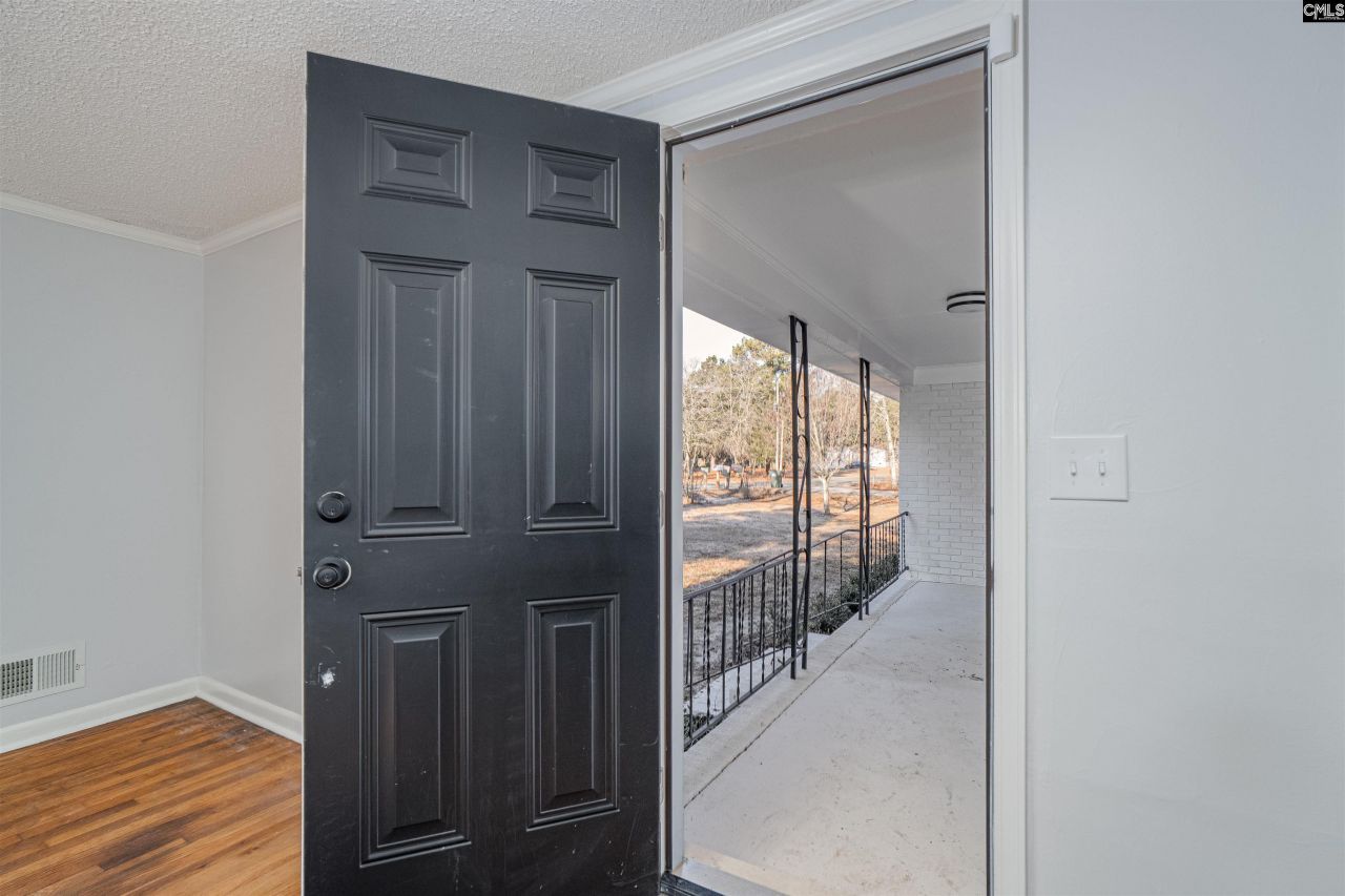 166 Woodcrest Lane  Photo 4