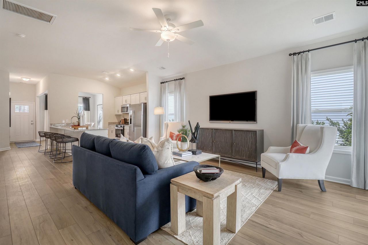 159 Kinglsey Drive Photo 14