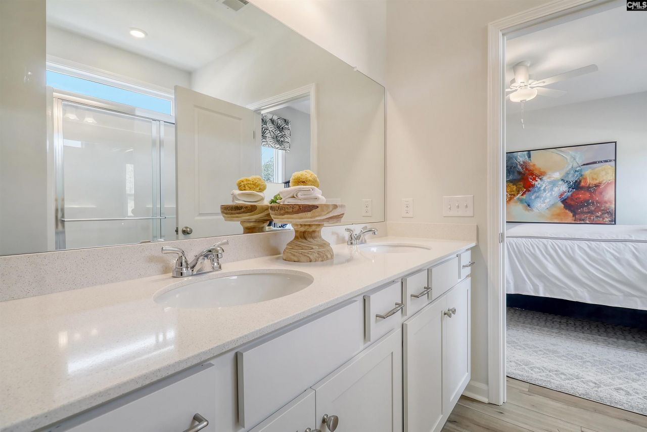 159 Kinglsey Drive Photo 24