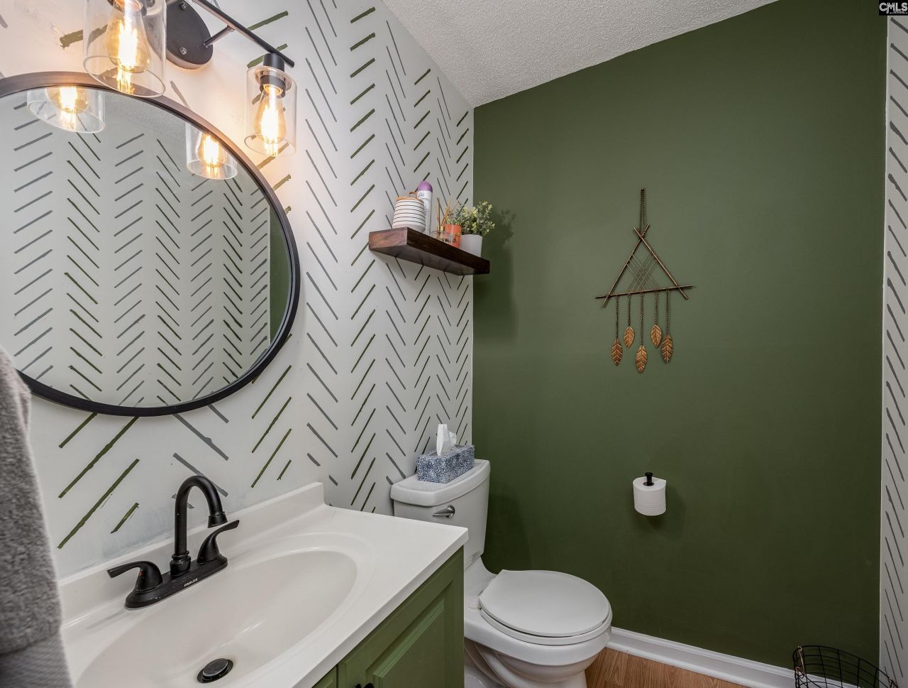 105 Queen Anne Court Photo 19