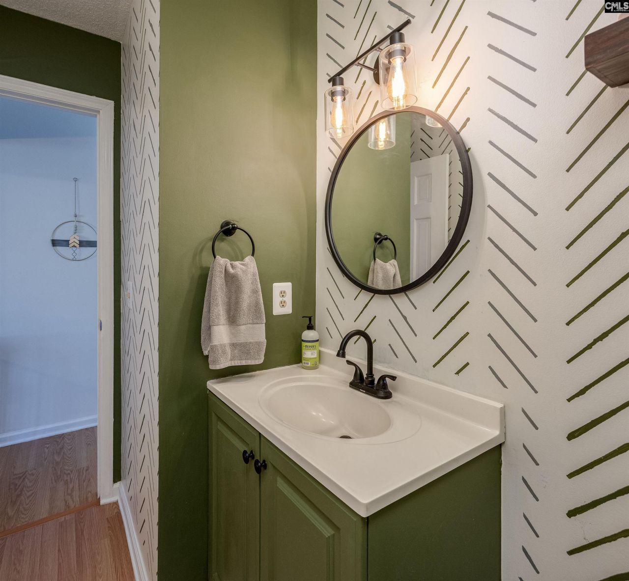 105 Queen Anne Court Photo 20