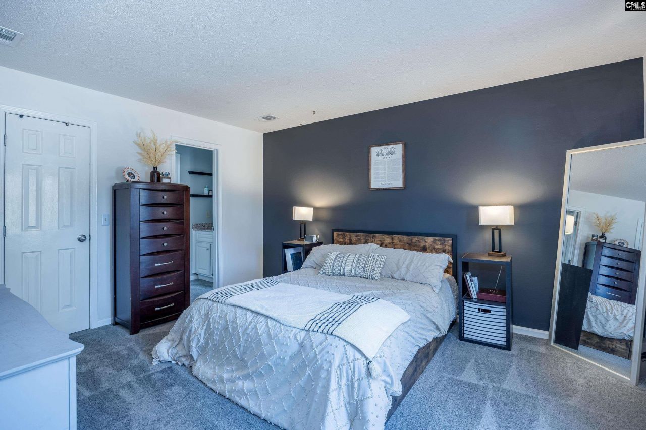 105 Queen Anne Court Photo 22