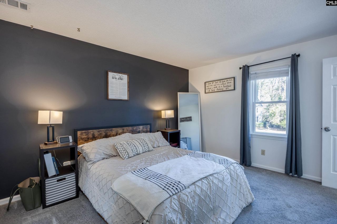 105 Queen Anne Court Photo 23