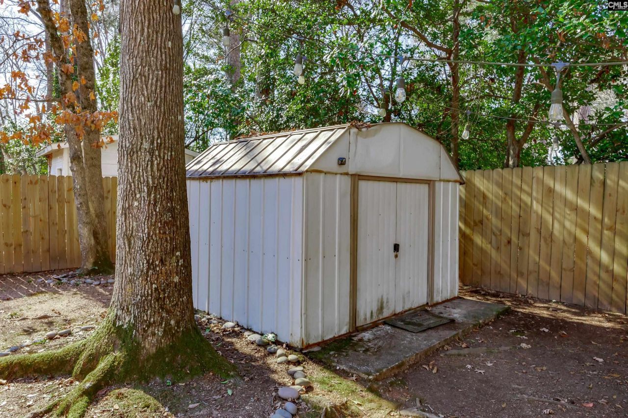 105 Queen Anne Court Photo 38