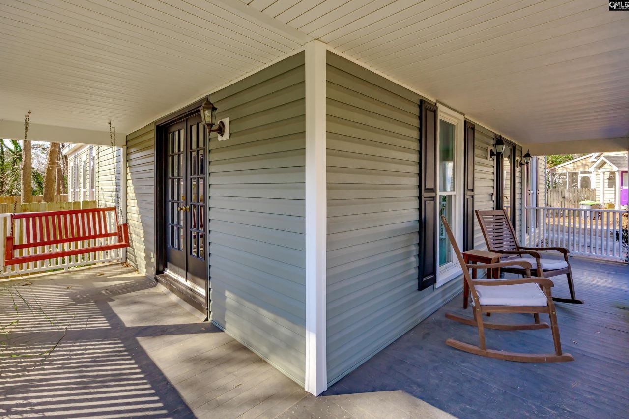 105 Queen Anne Court Photo 4