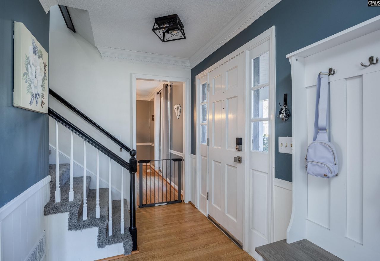 105 Queen Anne Court Photo 5