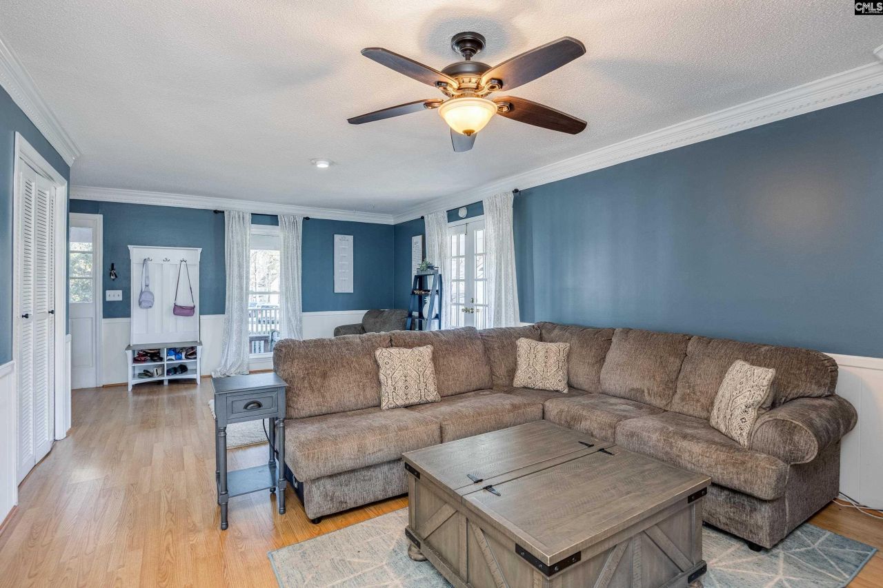 105 Queen Anne Court Photo 7