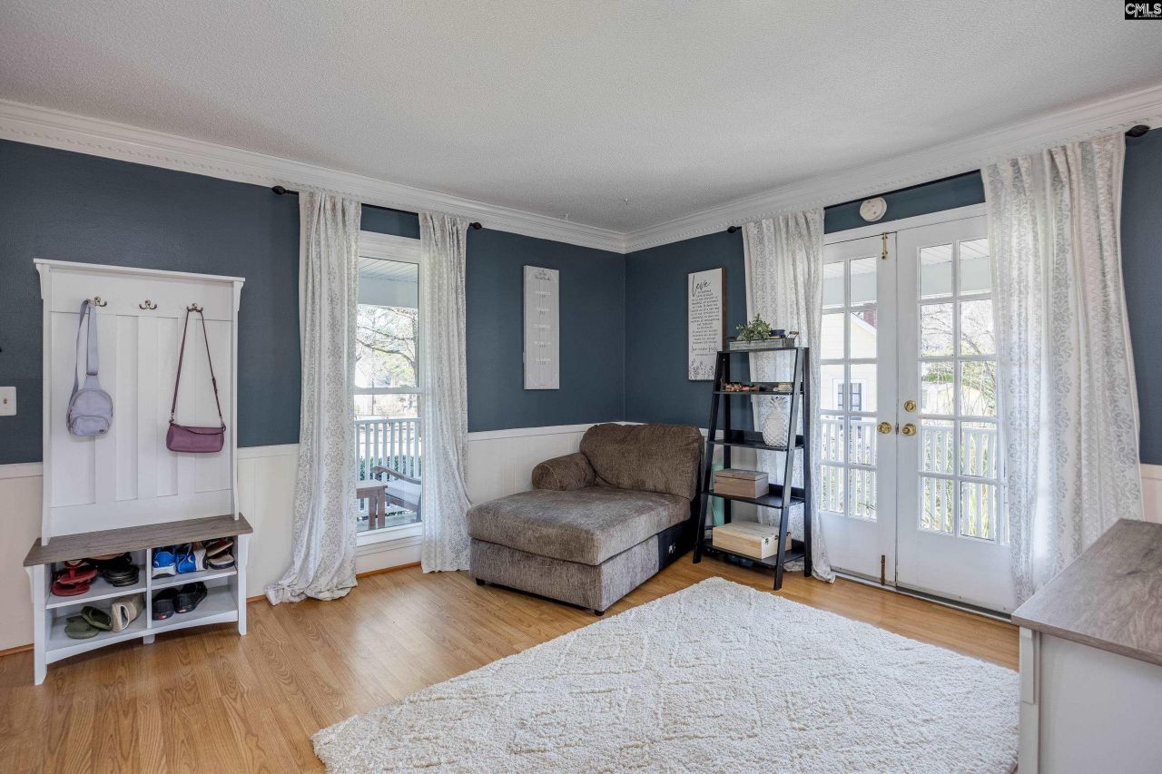 105 Queen Anne Court Photo 8