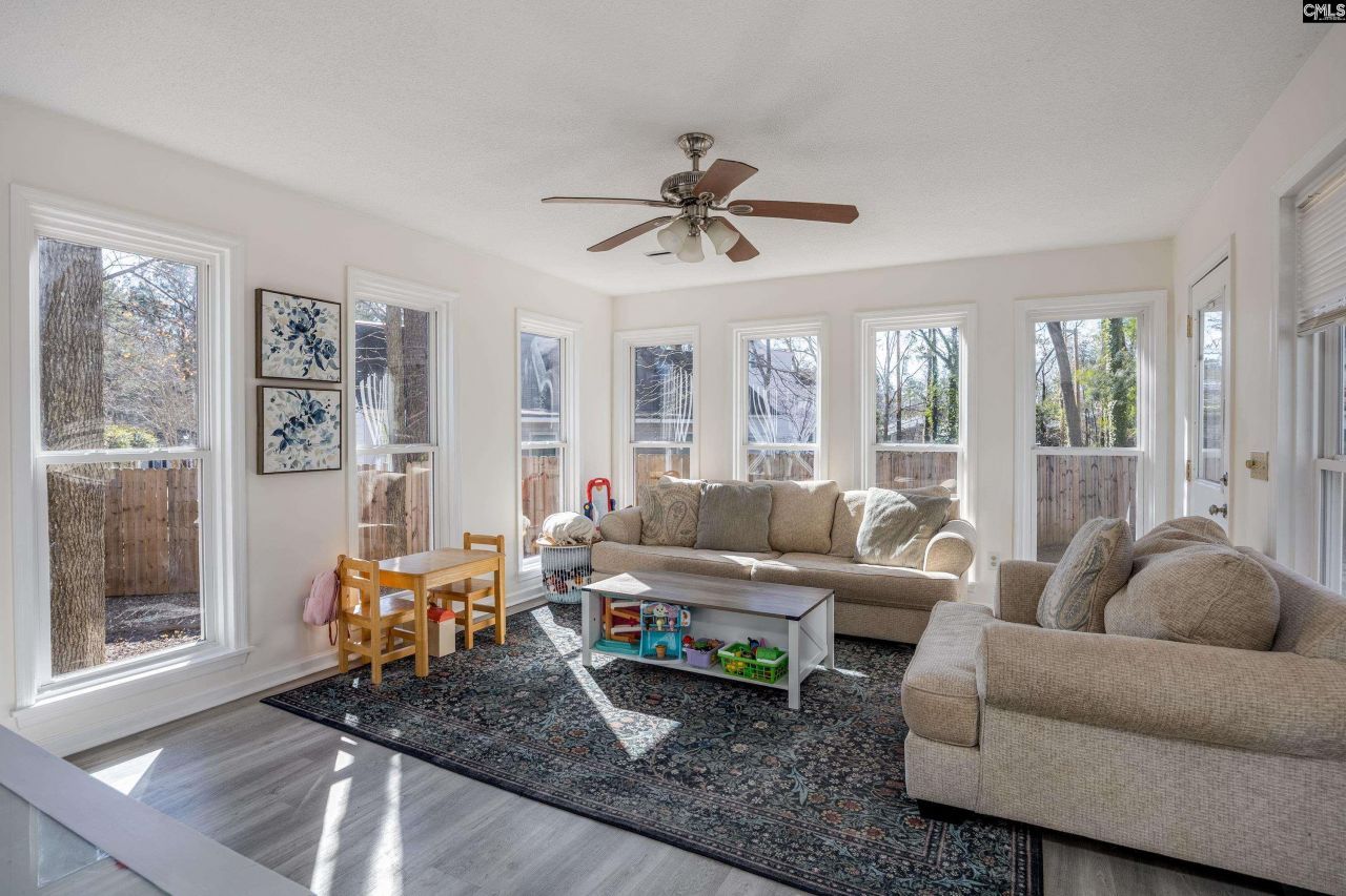 105 Queen Anne Court Photo 9