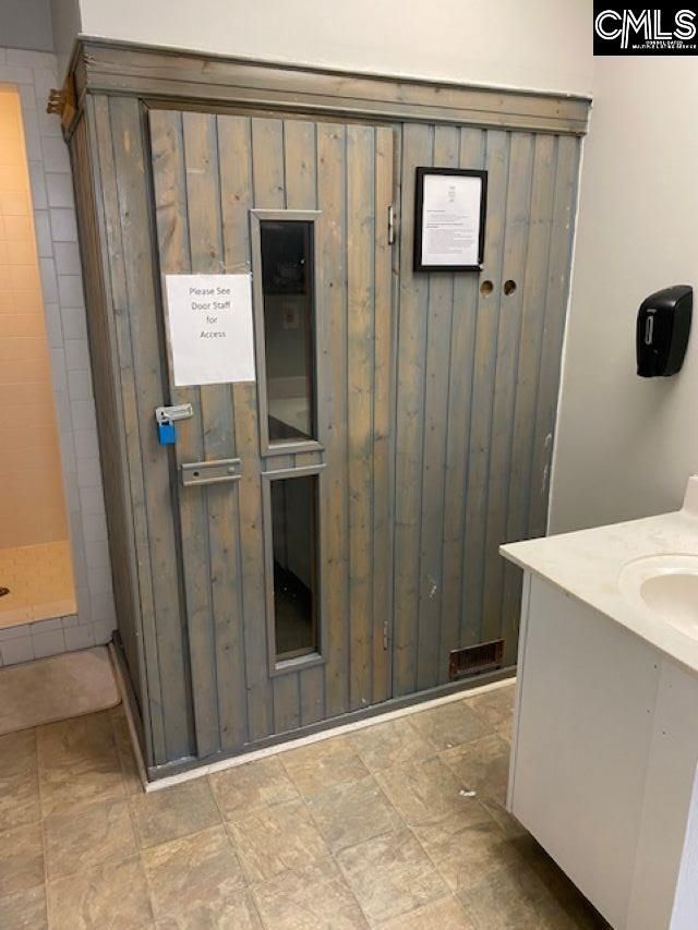 1520 Senate Street Photo 32