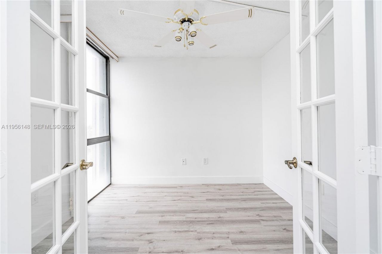 3625 N Country Club Dr, Unit 901, Aventura, FL 33180 Photo