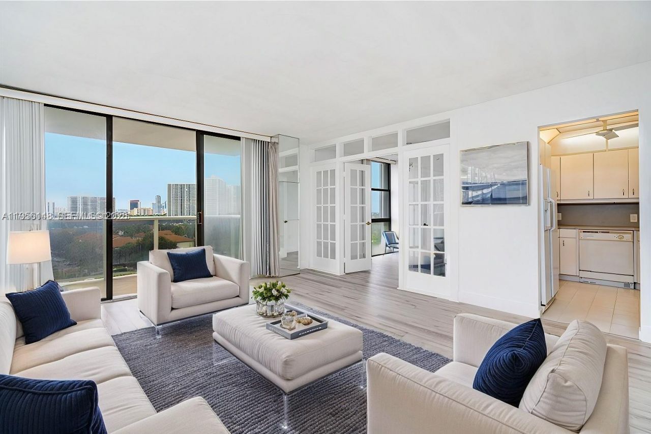 3625 N Country Club Dr, Unit 901, Aventura, FL 33180 Photo