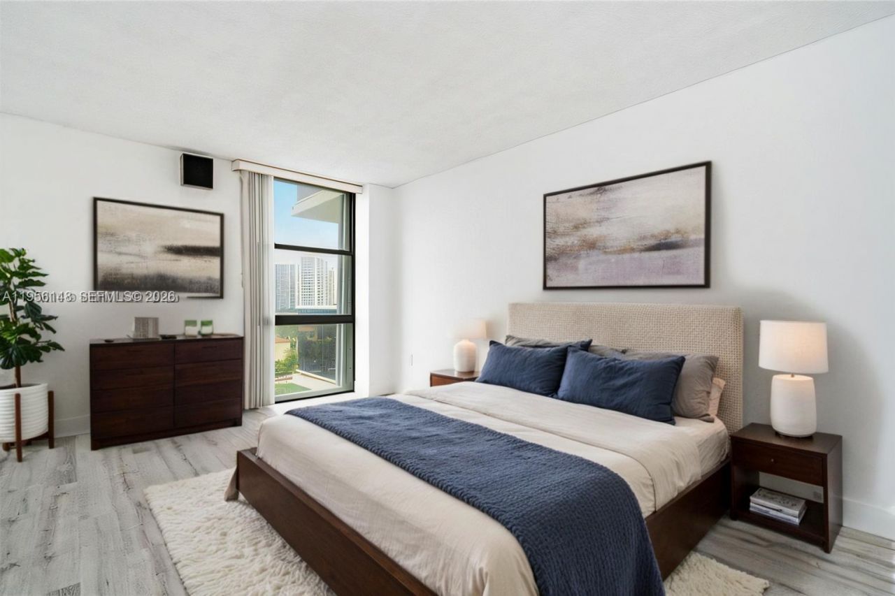 3625 N Country Club Dr, Unit 901, Aventura, FL 33180 Photo