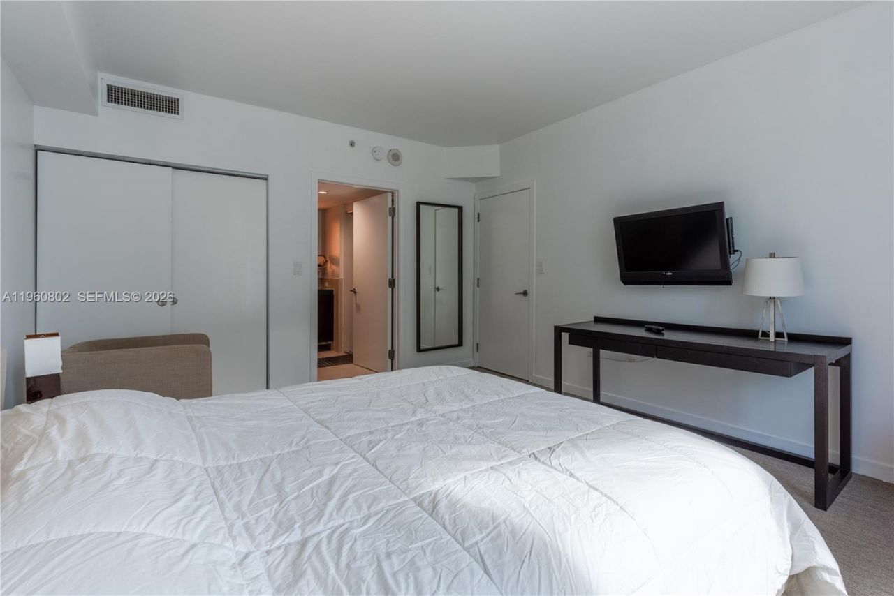 17315 Collins Ave, Unit 803, Sunny Isles Beach, FL 33160 Photo