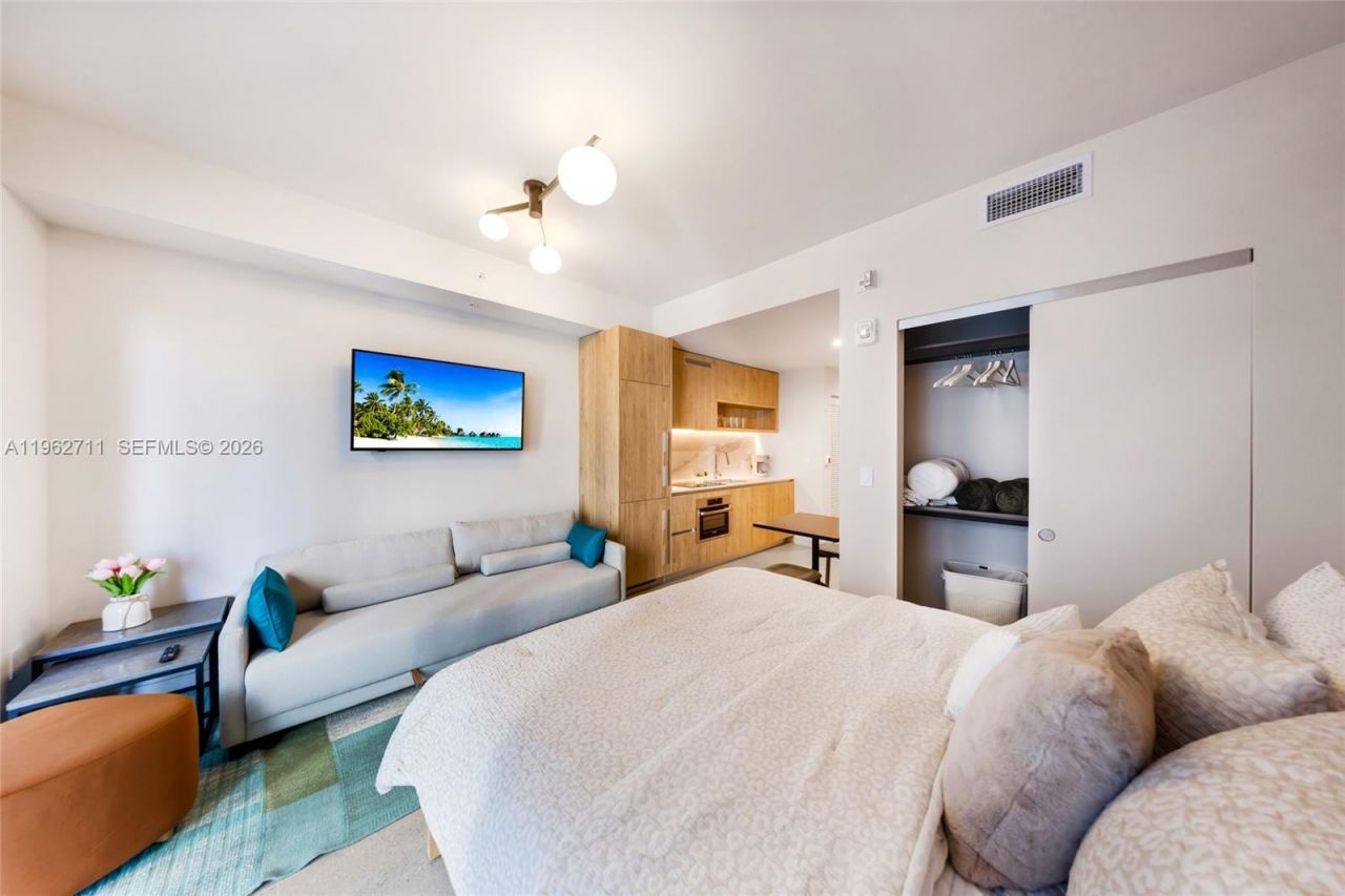 11 NE 6th St , Unit 1208, Miami, FL 33132 Photo