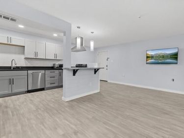500 Umstead Drive, Unit 308, Chapel Hill, NC 27516