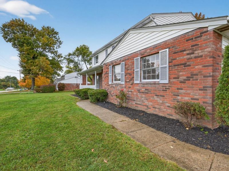 7988 Woodruff Road, Cincinnati, OH 45255 Photo 8