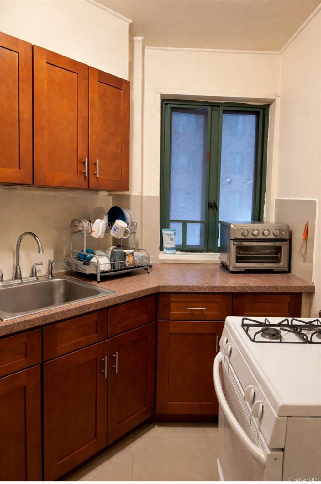 1566 Unionport Road, Unit 1C, Bronx, NY 10462 Main Photo