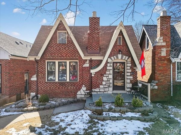 5644 Murdoch Avenue, St Louis, MO 63109