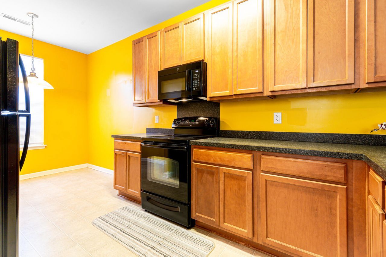 136 Diploma Drive Photo 18