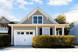 136 Diploma Drive photo 4