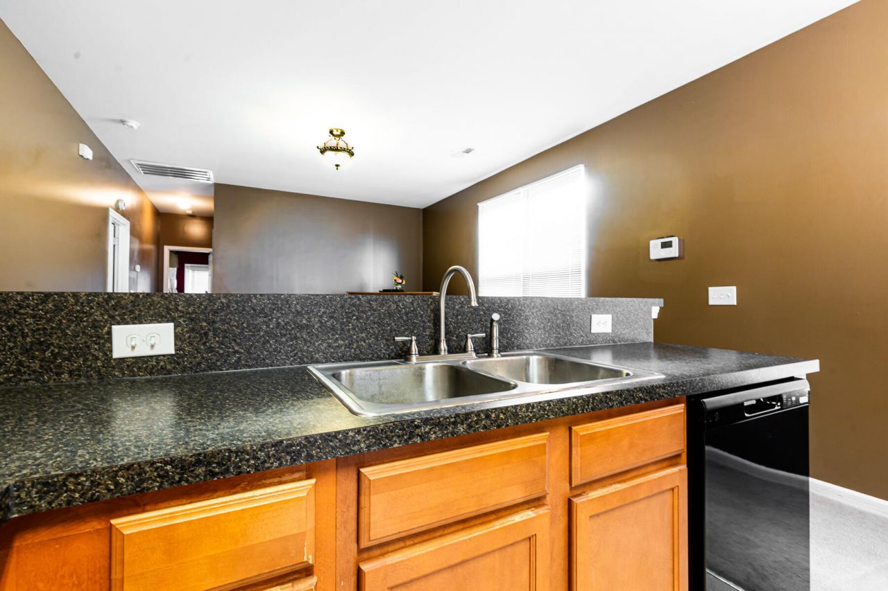 136 Diploma Drive Photo 22