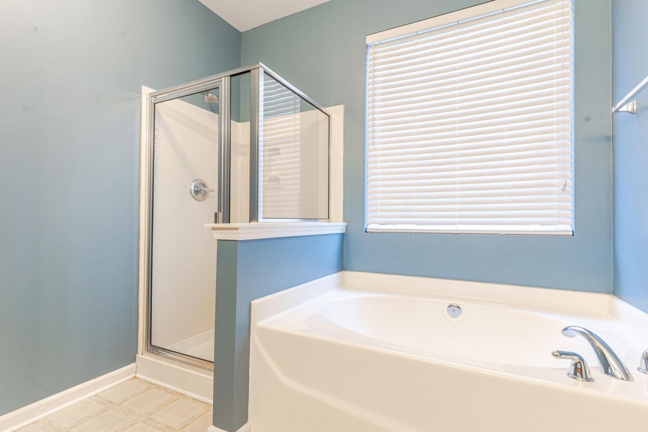 136 Diploma Drive Photo 39