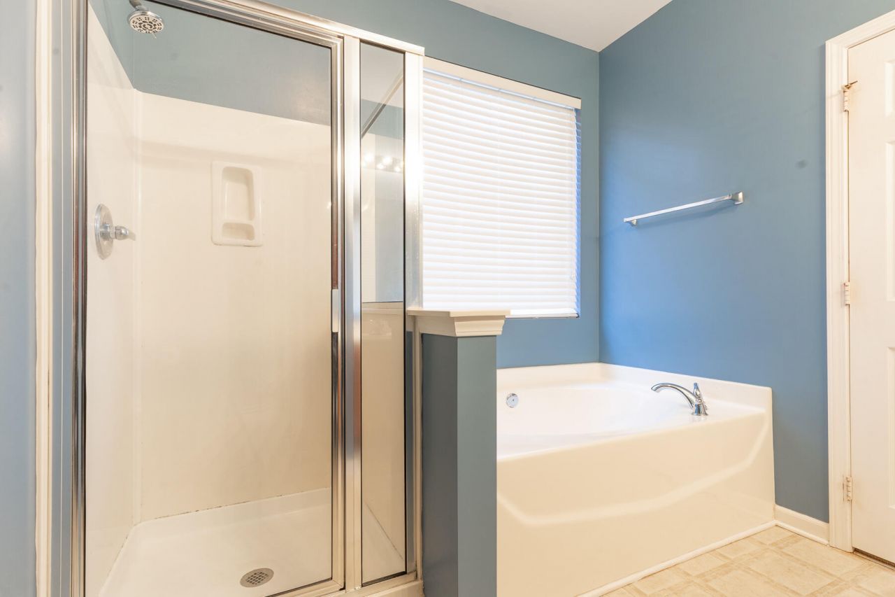 136 Diploma Drive Photo 40