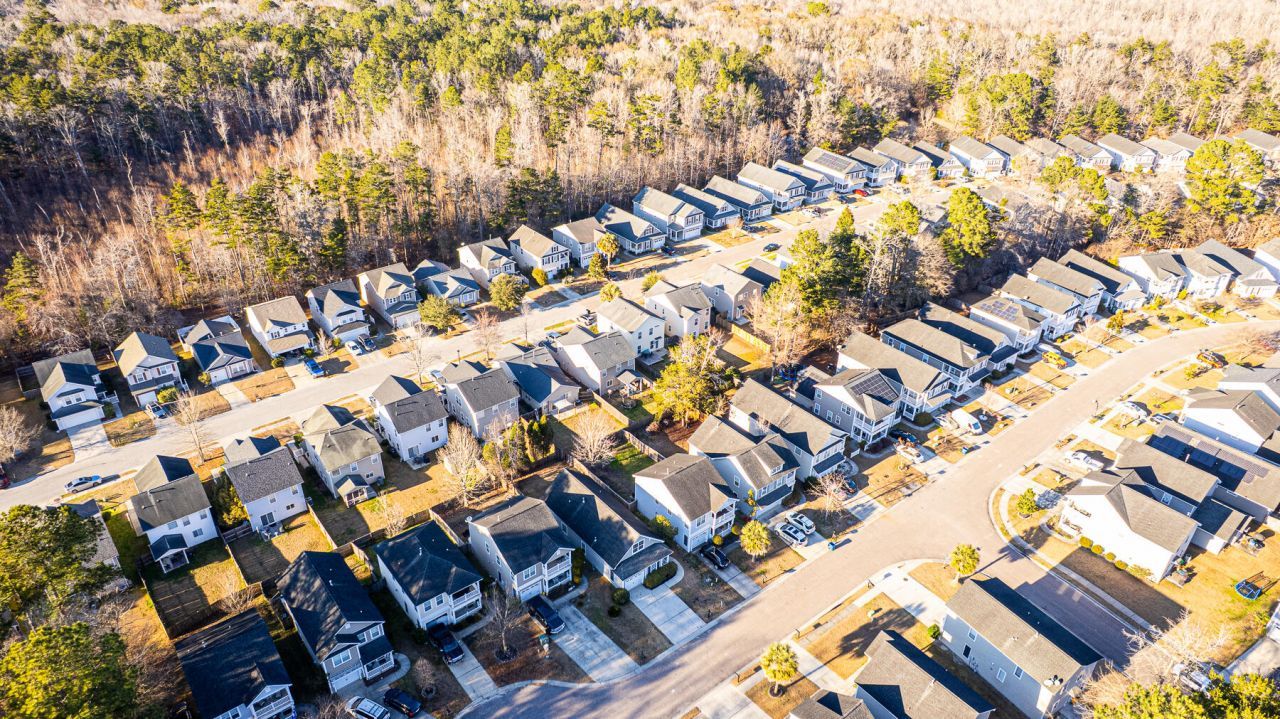 136 Diploma Drive Photo 51