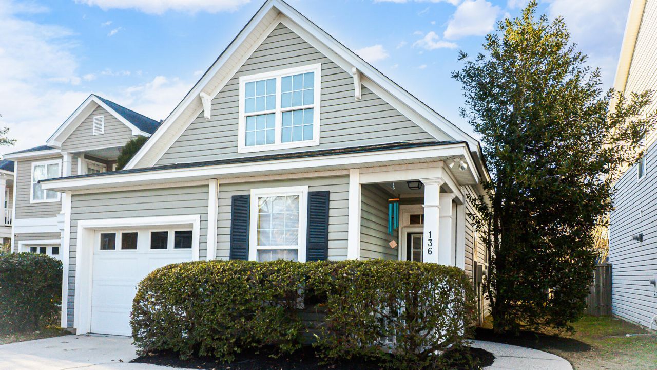 136 Diploma Drive Photo 6