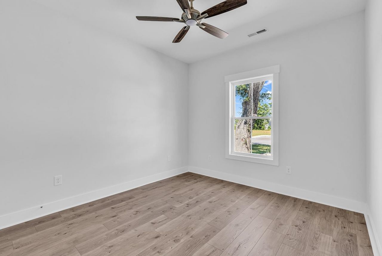 72 Hallandale Lane Photo 10