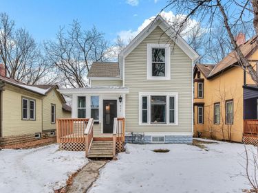 832 Armstrong Avenue, Saint Paul, MN 55102