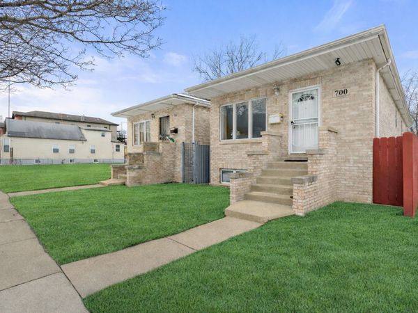 700 W 50th Street, Chicago, IL 60609