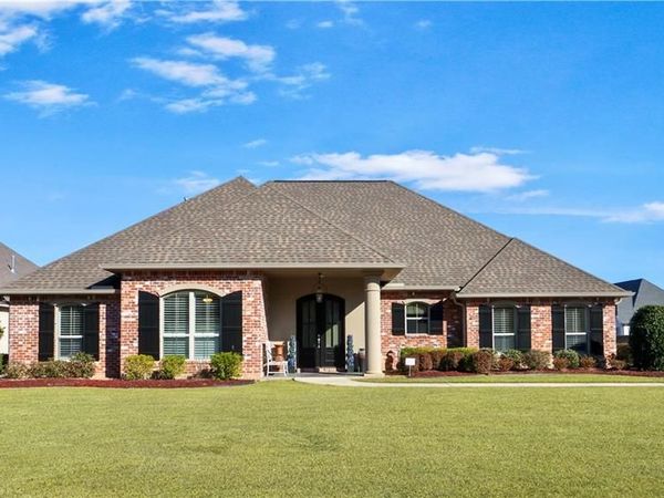 832 MANOR Lane, Covington, LA 70433