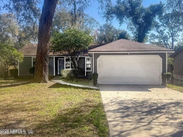 3959 ST ISABEL Drive E, Jacksonville, FL 32277