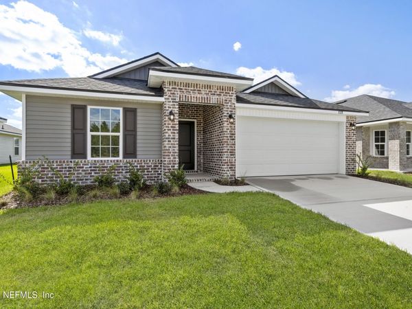 8393 HELMSLEY Boulevard, Jacksonville, FL 32119