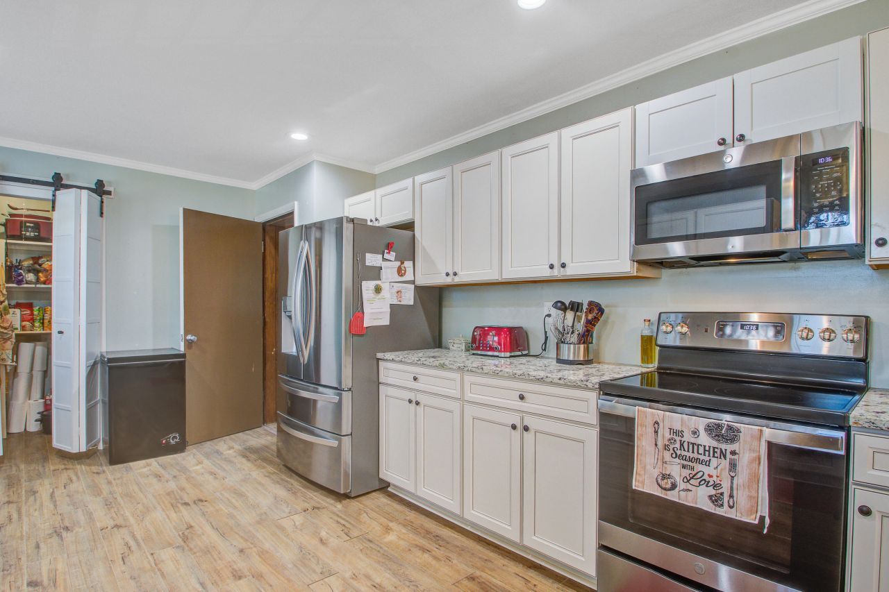 1330 Cleckley Boulevard Photo 13