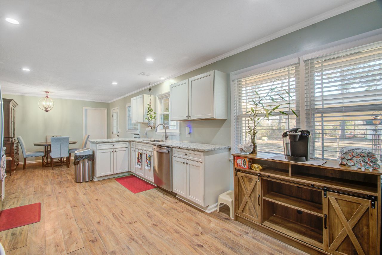 1330 Cleckley Boulevard Photo 16